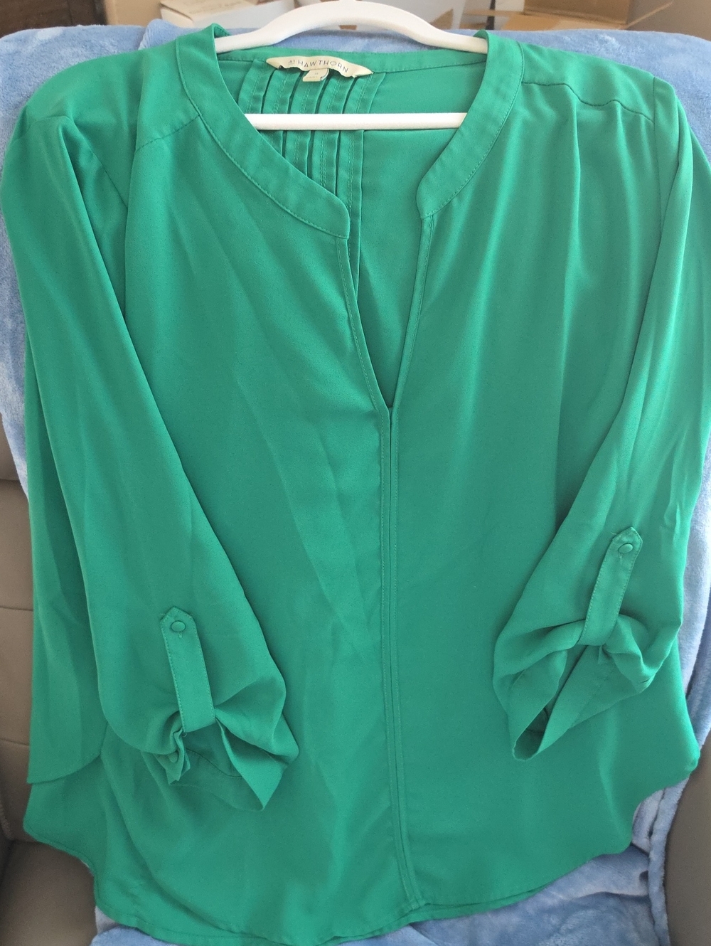 41 Hawthorn Emerald Green Split V-Neck Roll-Tab Blouse